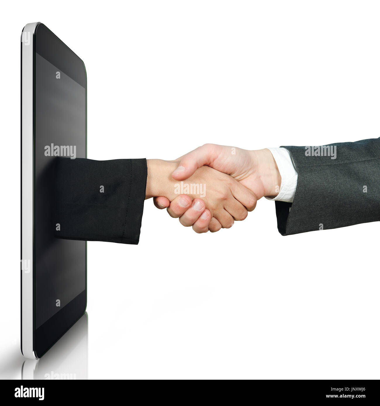 Poignée de main entre deux personnes au moyen d'un appareil mobile Banque D'Images