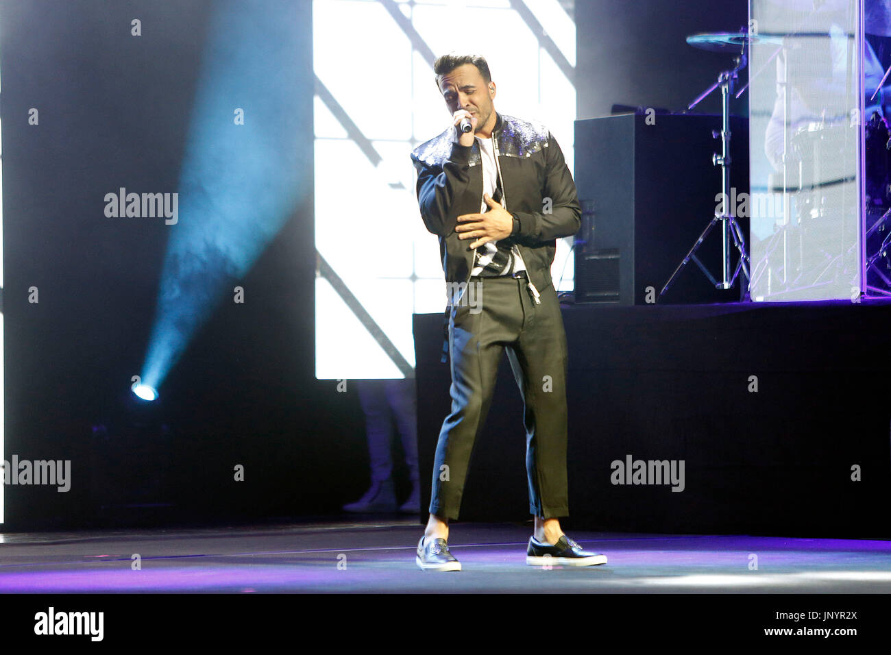 Chanteur Luis Fonsi pendant les concerts à Madrid, Espagne Dimanche, 30 juillet 2017. Banque D'Images