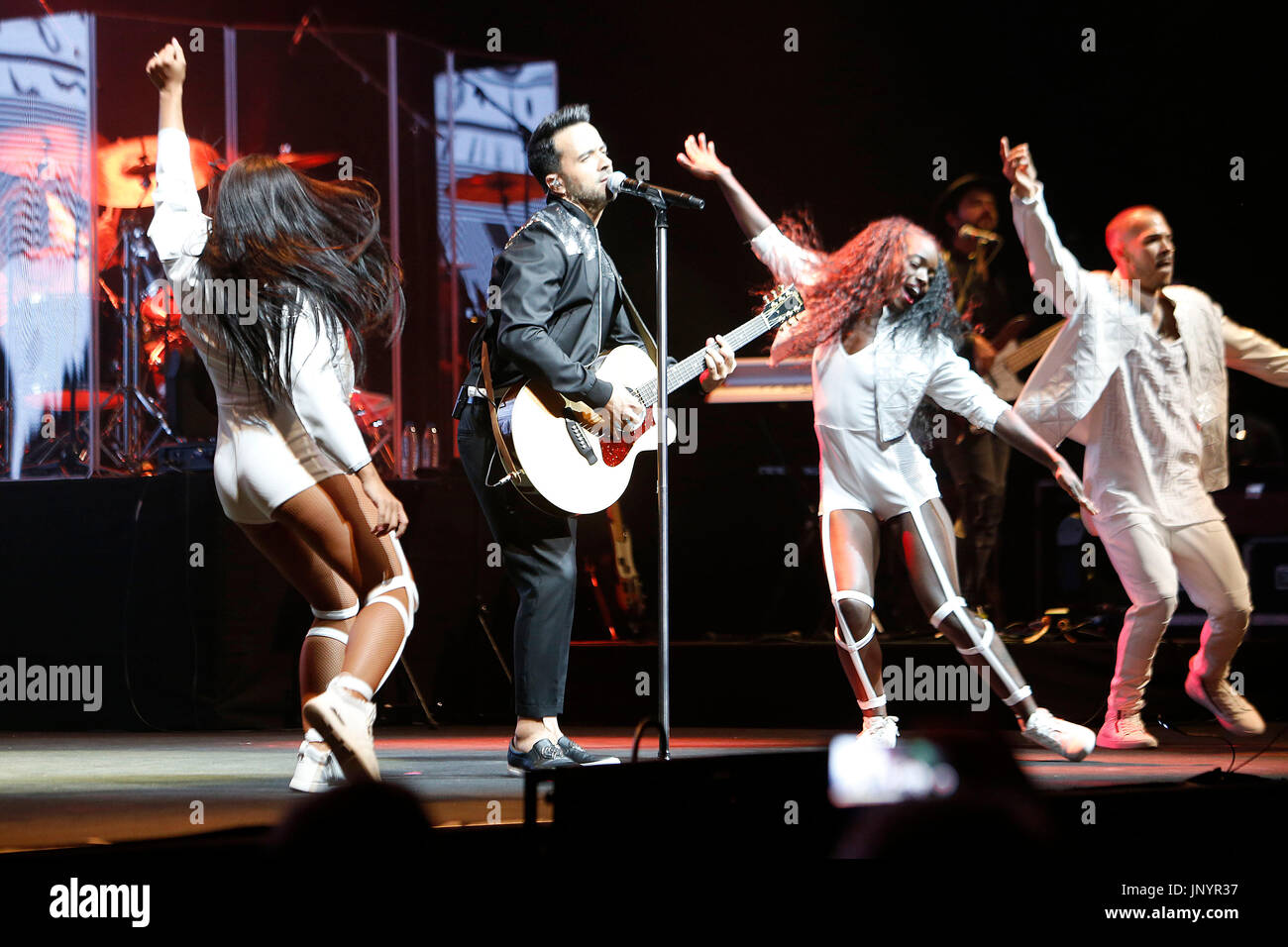 Chanteur Luis Fonsi pendant les concerts à Madrid, Espagne Dimanche, 30 juillet 2017. Banque D'Images