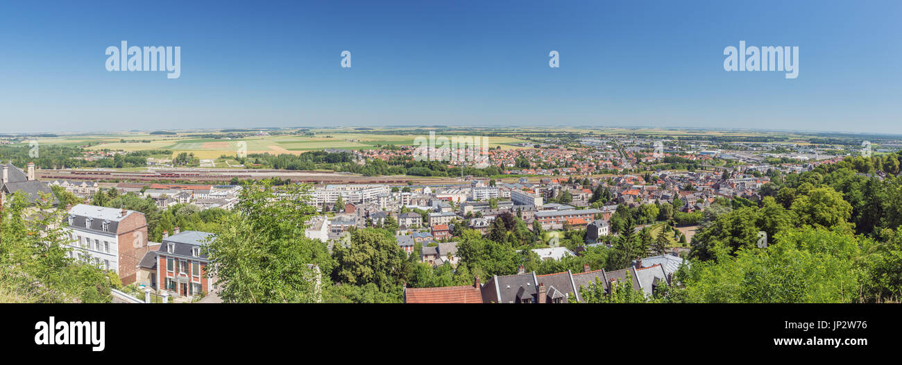Vue panoramique de la ville basse de Laon, vue de la ville haute Banque D'Images