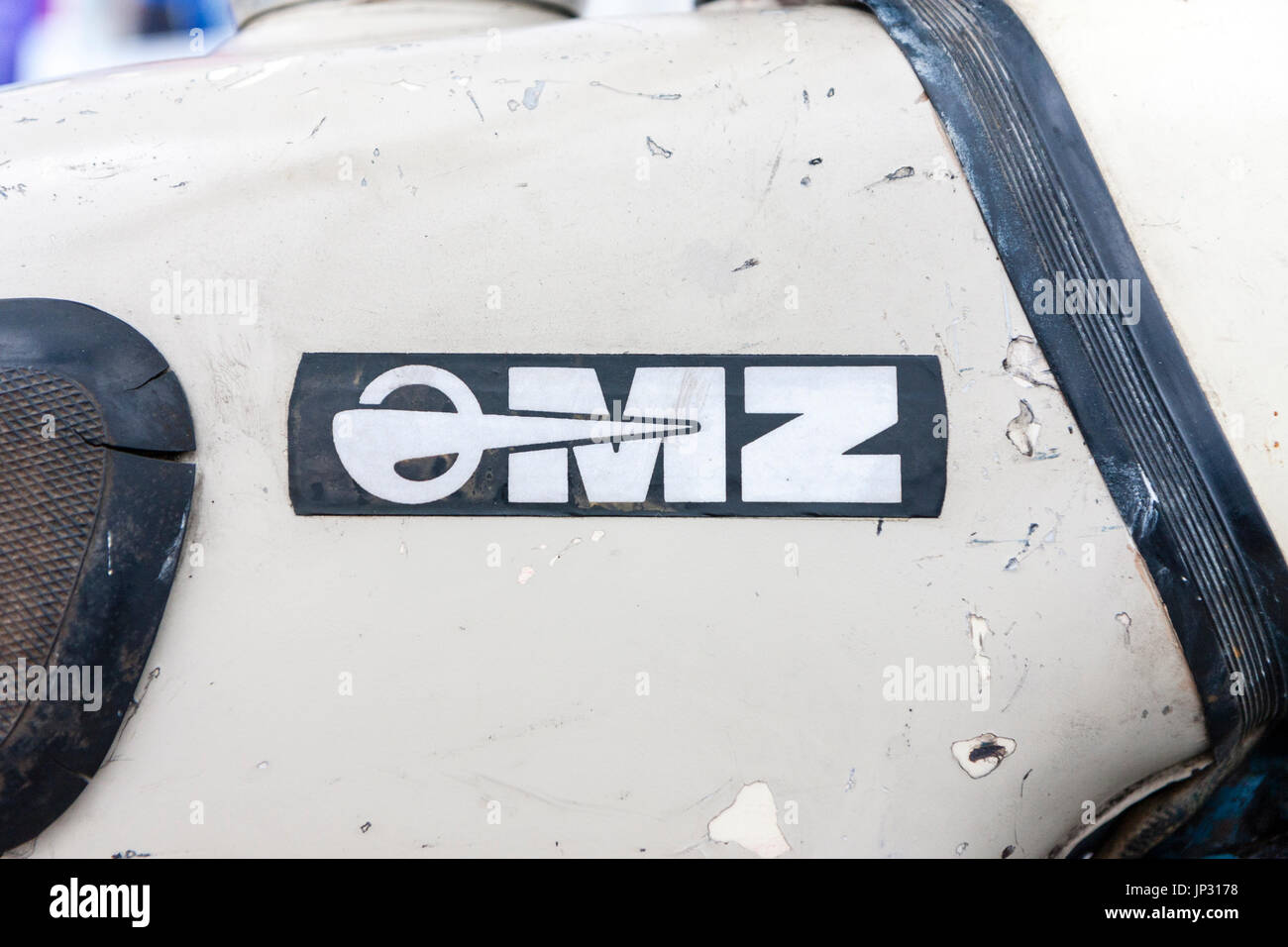 Vintage est-allemand la moto, l'OMZ, détail de logo sur le côté de la  machine Photo Stock - Alamy