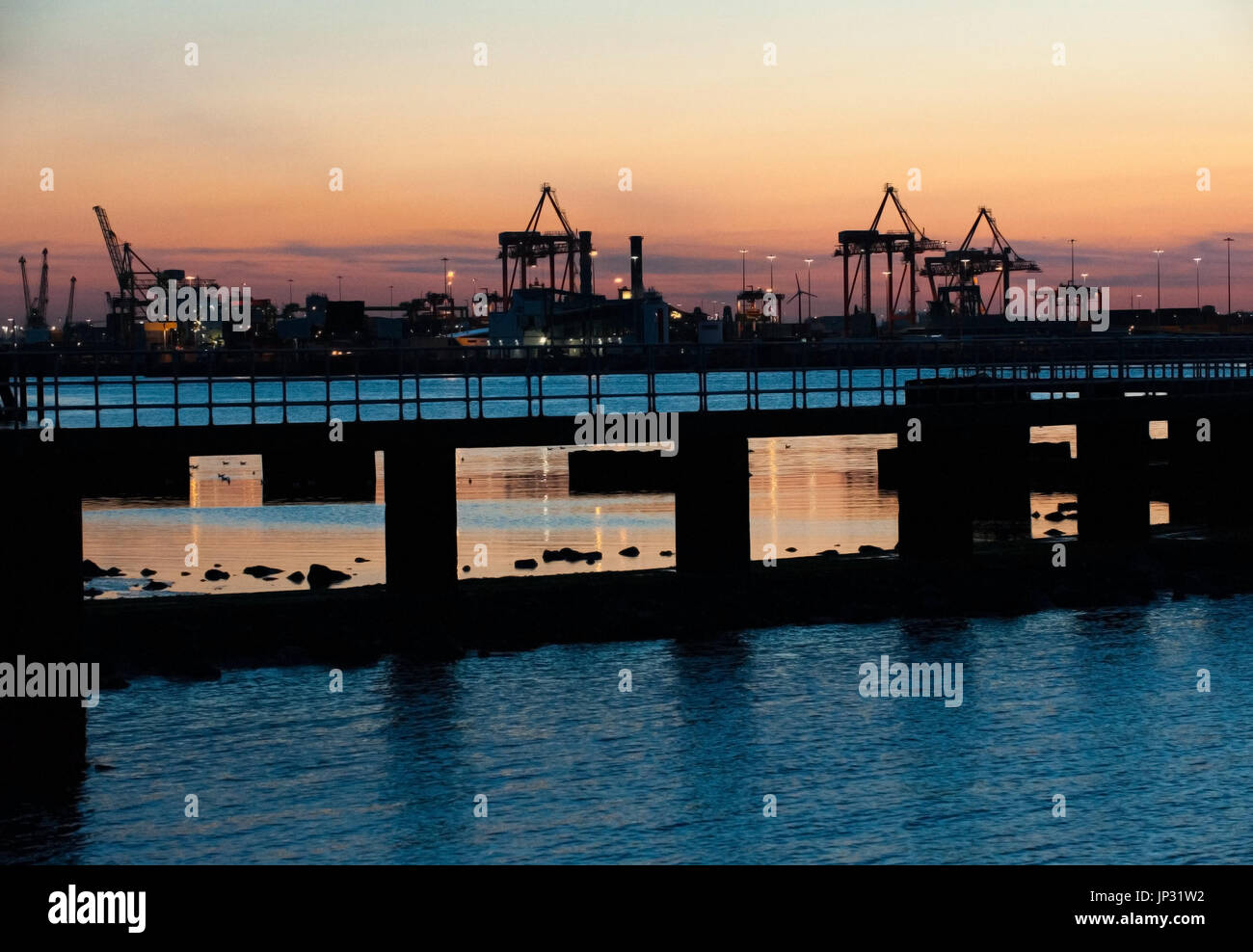 Vue sur le port de dublin sud de mur Bull Harbour, Irlande Banque D'Images