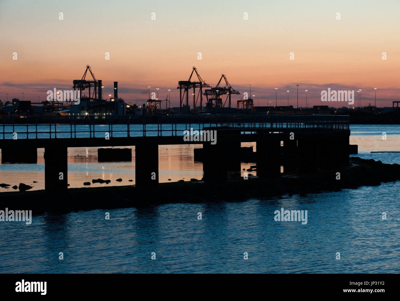 Vue sur le port de Dublin sud de mur Bull Harbour, Irlande Banque D'Images