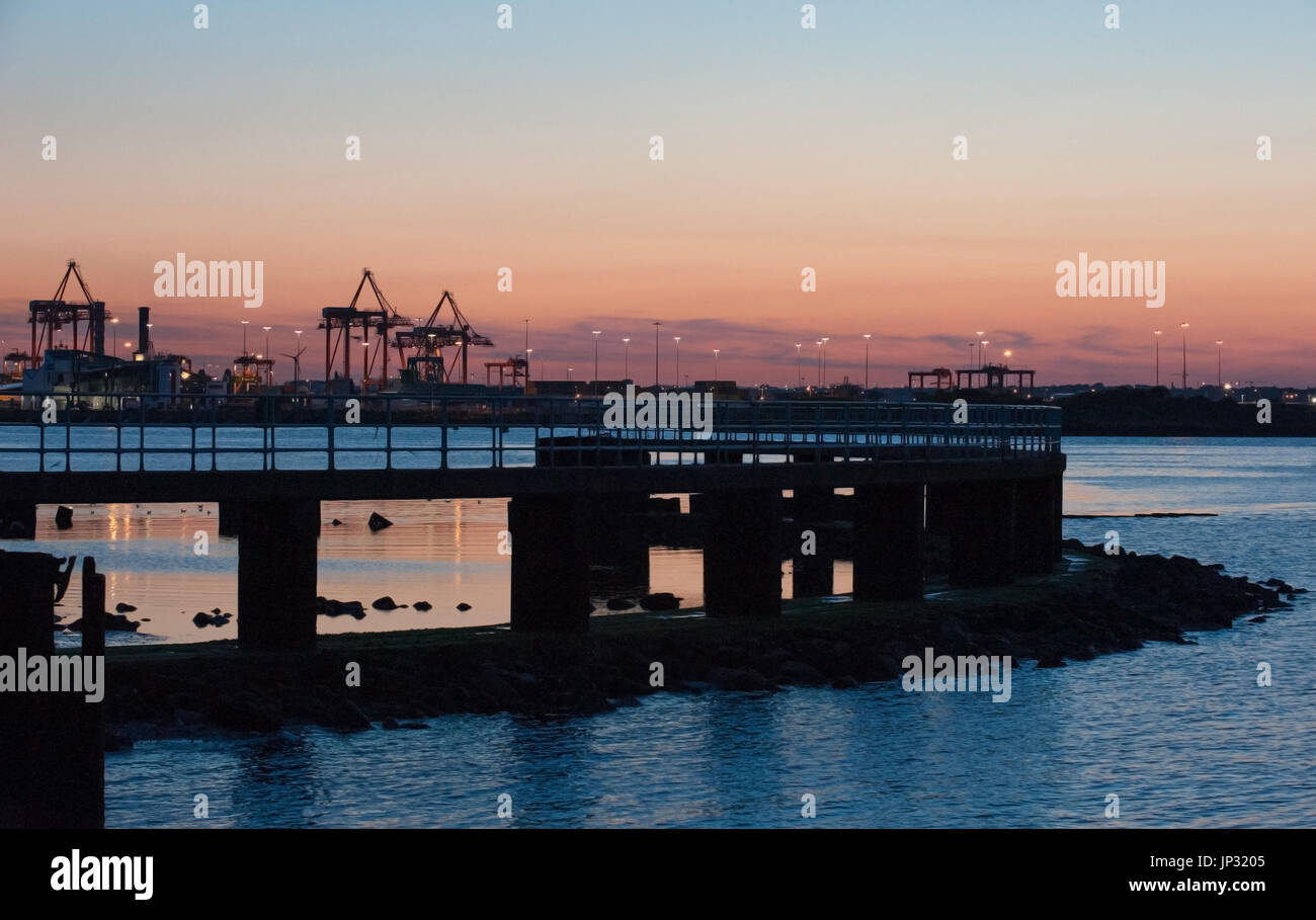 Vue sur le port de Dublin sud de mur Bull Harbour, Irlande Banque D'Images