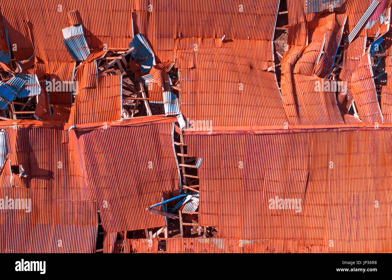 Image d'une antenne de toit totalement ruiné après une violente tempête Banque D'Images