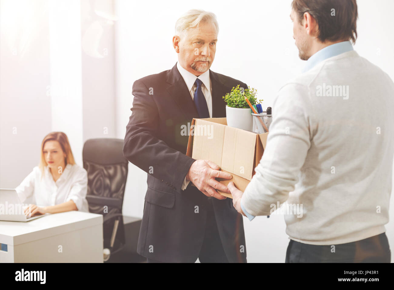 Déterminé à son exécutif entreprenants de quitter le bureau de l'employé Banque D'Images