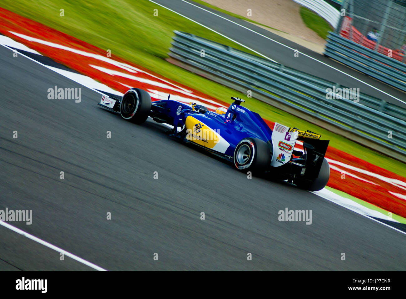 Au le premier coin de la Silverstone Grand Prix au cours de la 2016 British Grand Prix de Formule 1 Banque D'Images