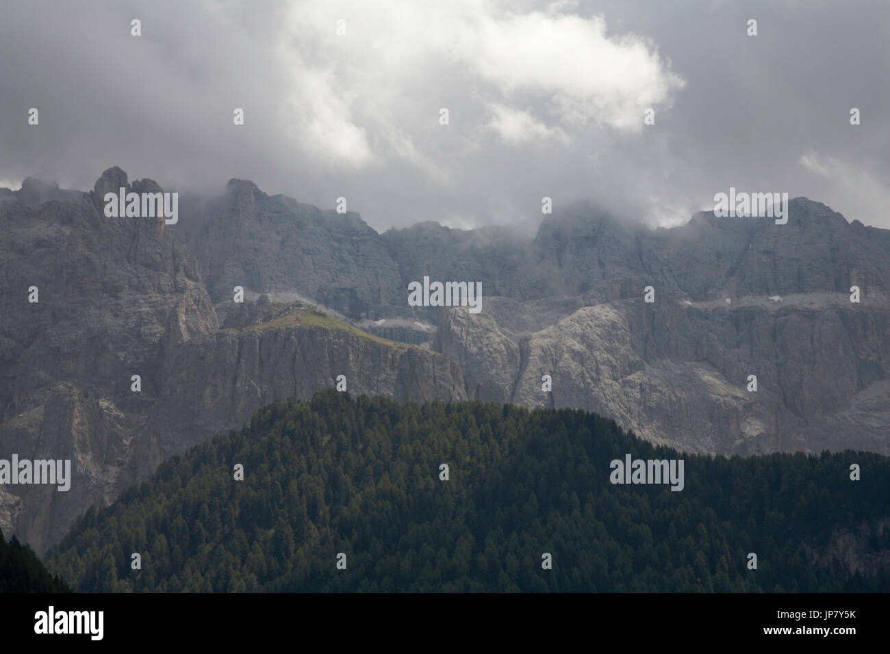 Les visages de l'Ouest La Sella Gruppe, Gruppo del Sella de Wolkenstein Selva ou dans le Val Gardena ou Grodental les Dolomites Tyrol du Sud, Italie Banque D'Images