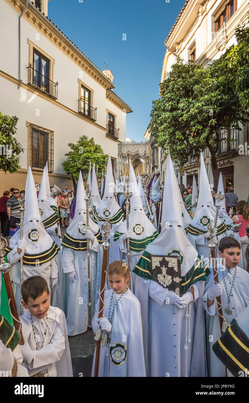 Espagne, Andalousie, région de la ville de Cordoba, Jeudi Saint, défilé de pénitents, Banque D'Images