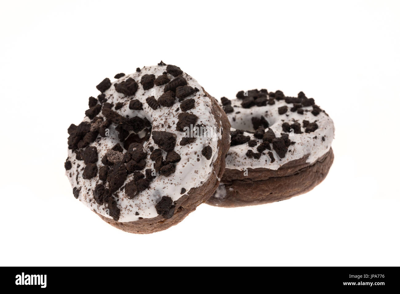 Deux bague Oreo donuts - studio photo avec un fond blanc Banque D'Images