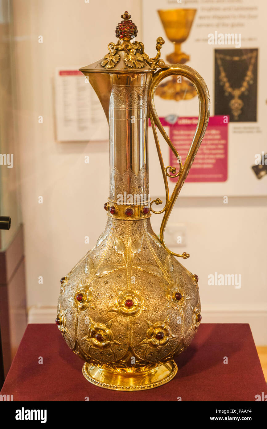 L'Angleterre, West Midlands, Birmingham, le quartier des bijoutiers, Musée du quartier des bijoutiers, affichage de la Claret Jug Silver historique faite par John Hardman et Co. en 1861 Banque D'Images