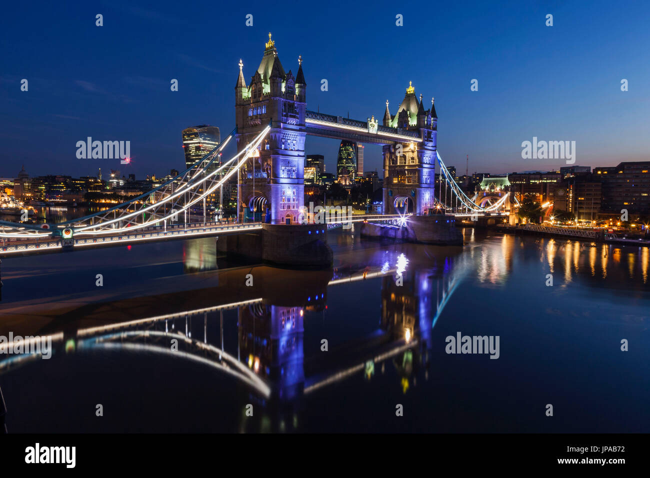 L'Angleterre, Londres, Tower Bridge Banque D'Images