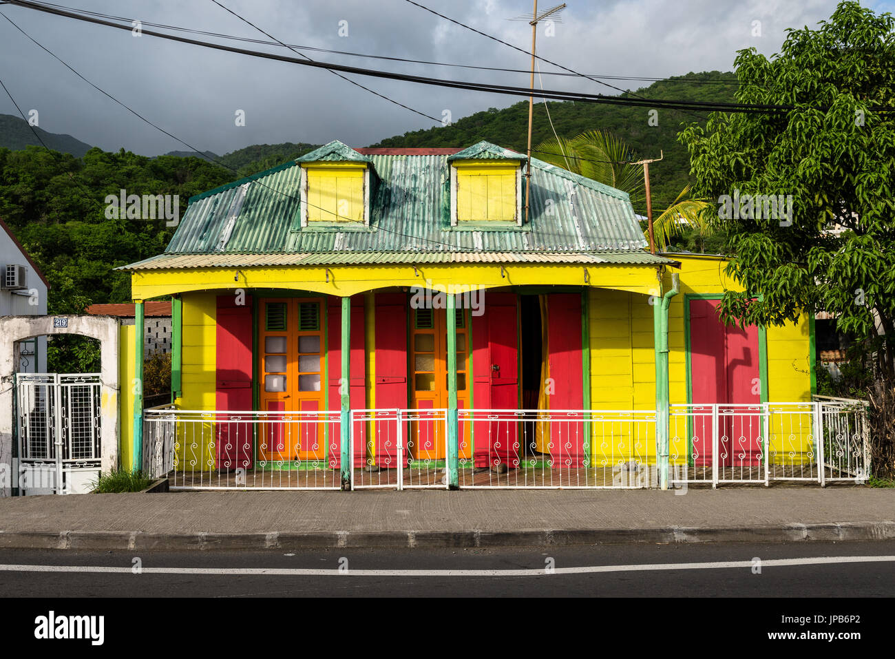 Guadeloupe creole architecture Banque de photographies et d'images à haute  résolution - Alamy