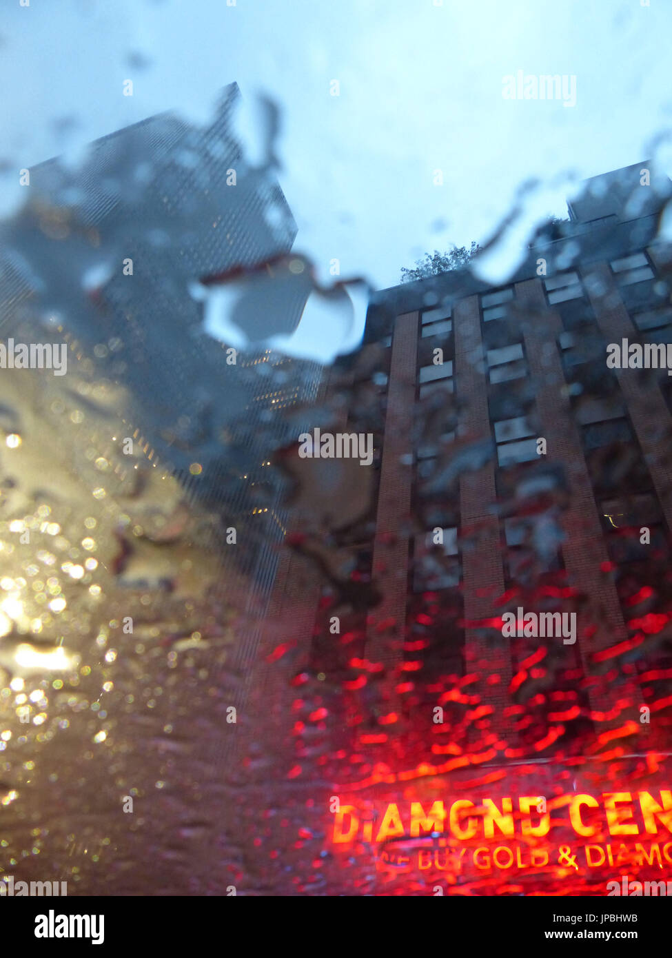 Images brouillées de 47th Street Diamond District pris par lune voiture toit. 90  % de diamant du monde l'entreprise est menée sur ce bloc entre la 5e et la 6e Avenue Banque D'Images