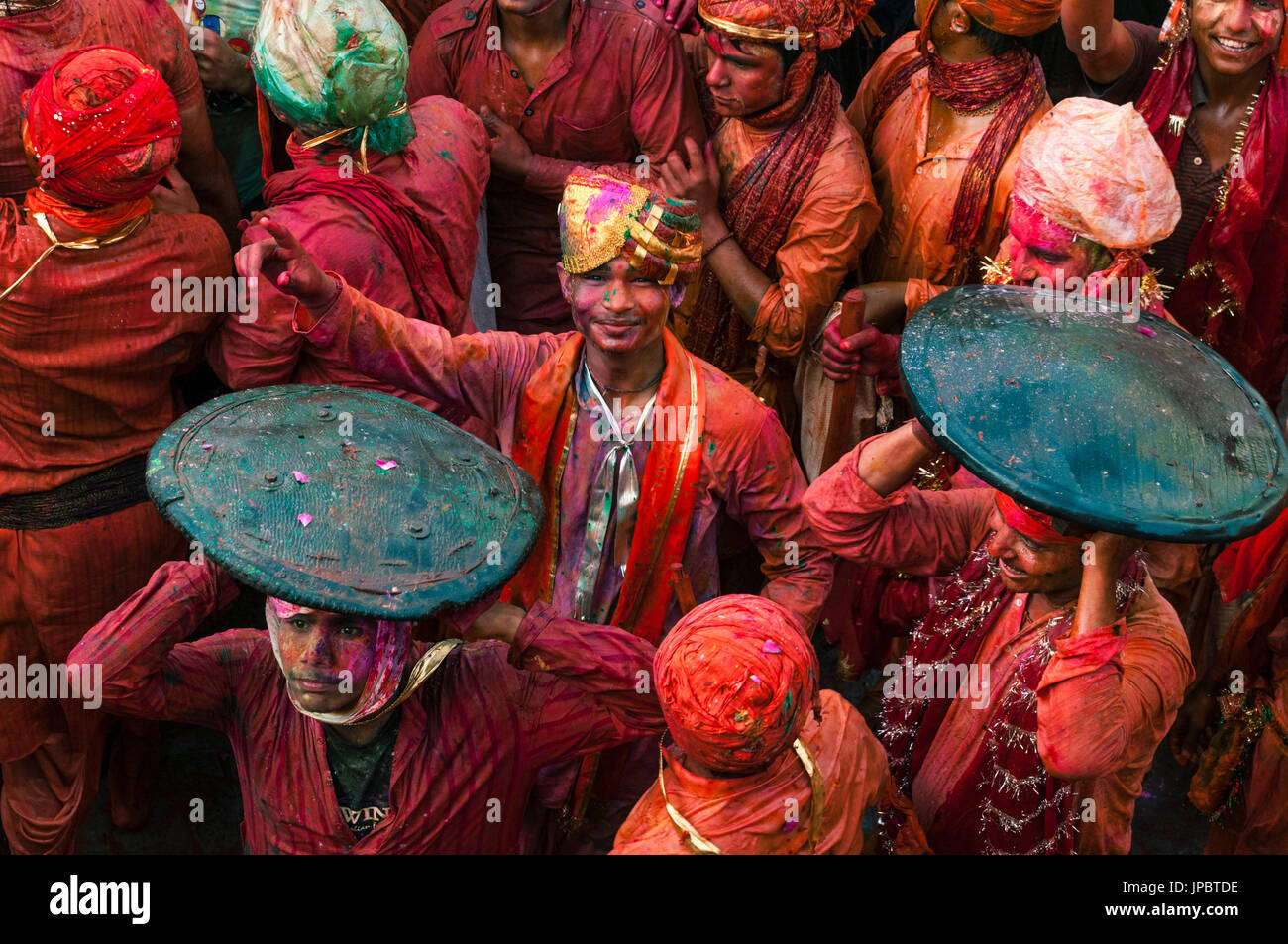 Mathura, Uttar Pradesh, Inde, Asie. Holi festival de couleurs. Banque D'Images