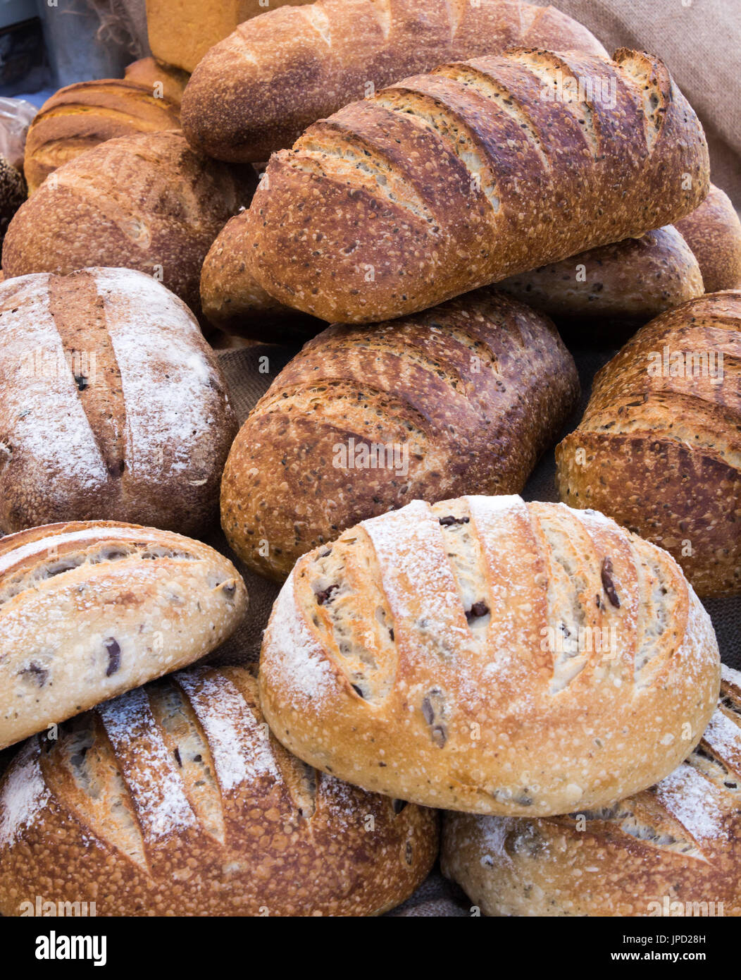 Des petits pains au levain et farine complète Banque D'Images