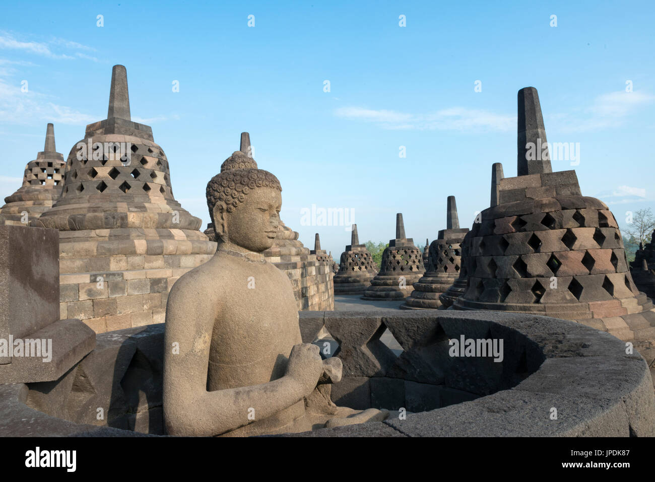 Statue de Bouddha du temple de Borobudur,, stupas, Borobudur, Yogyakarta, Java, Indonésie Banque D'Images