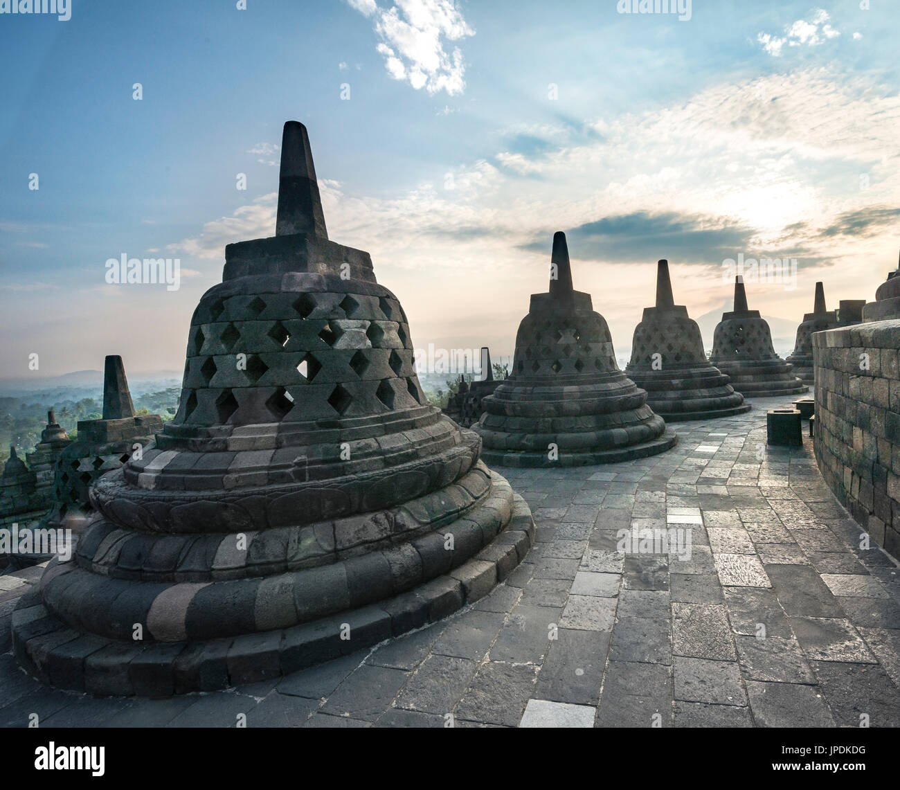 Complexe du temple Borobudur, stupas, Borobudur, Yogyakarta, Java, Indonésie Banque D'Images