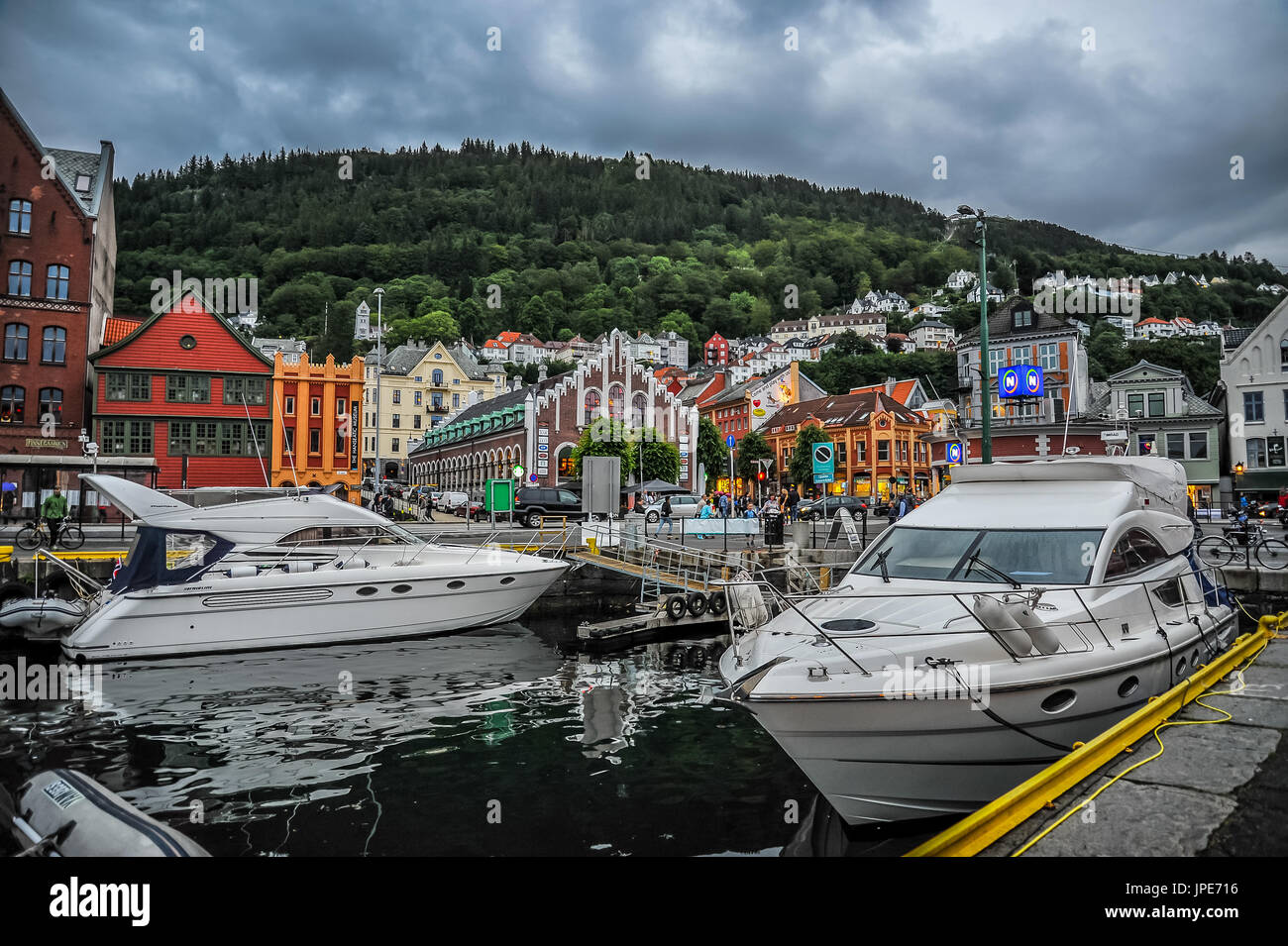 BERGEN, NORVÈGE - 18 juillet : la vue panoramique sur la baie de Vagen à Bergen, Norvège Banque D'Images