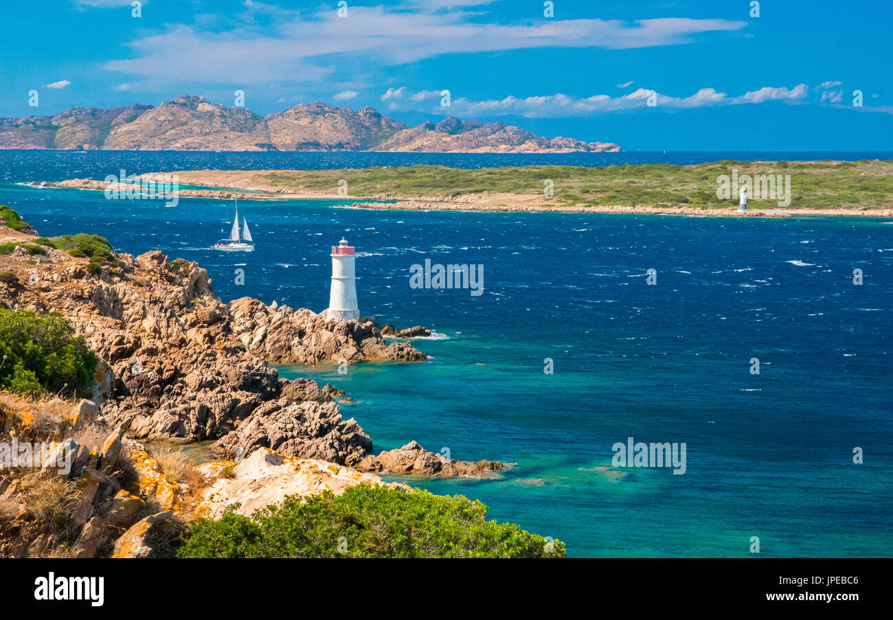 Le phare de Capo Ferro, Porto Cervo, Arzachena , province Olbia Tempio, Sardaigne, Italie, Europe. Banque D'Images