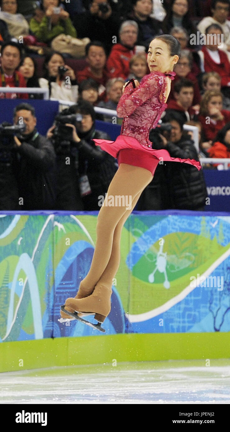 La patineuse artistique japonaise Mao Asada ongles un triple axel dans son  programme court dans les Jeux Olympiques de Vancouver en février 2010. Le  triple champion du monde a annoncé sa retraite