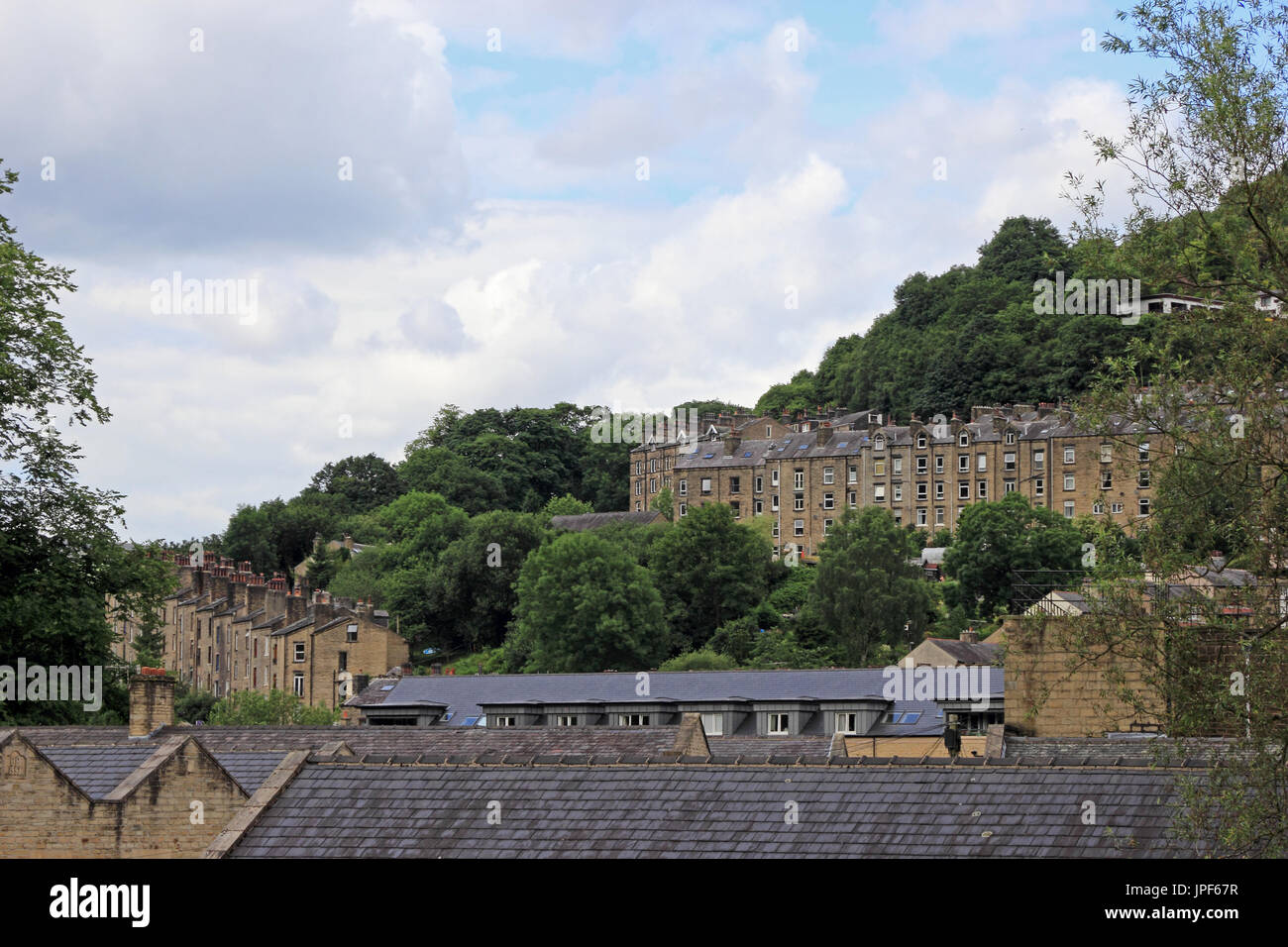 Rangées de maisons en terrasse sur la colline à la périphérie de Hebden Bridge, West Yorkshire Banque D'Images