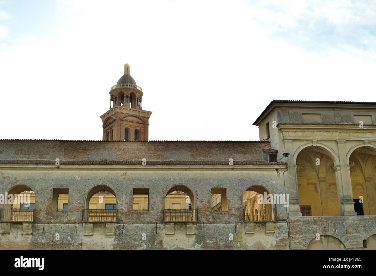 Détail de St George, Château et St, Barbara bell tower en Mantova Italie Banque D'Images