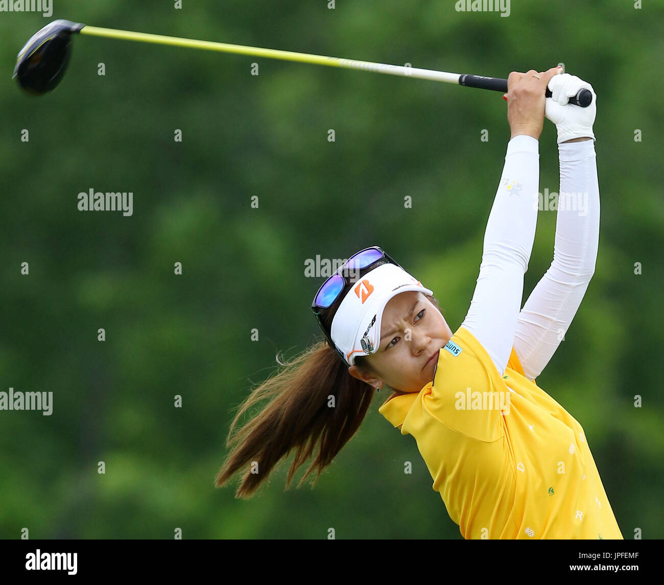 Ai Miyazato du Japon frappe un coup de départ au cours d'une U.S. Women's Open ronde pratique au Trump National Golf Club à Bedminster, New Jersey, le 11 juillet 2017. Miyazato a déclaré son intention de prendre sa retraite à la fin de la saison. (Kyodo)  = =Kyodo Banque D'Images