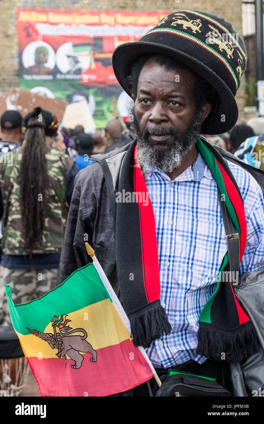 Londres, Royaume-Uni. 1er août 2017. Afrikan annuel Réparations le jour de l'émancipation et rallye à Brixton mars © Guy Josse/Alamy Live News Banque D'Images