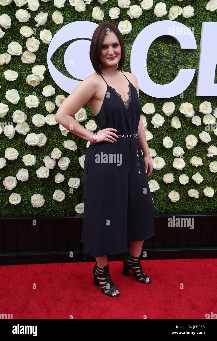 STUDIO CITY, CA - août 01 : Marie Chieffo, à l'été 2017 Tour de TCA - CBS Television Studios' Summer Soiree au CBS Studios en Californie le 01 août 2017. Credit : FS/MediaPunch Banque D'Images