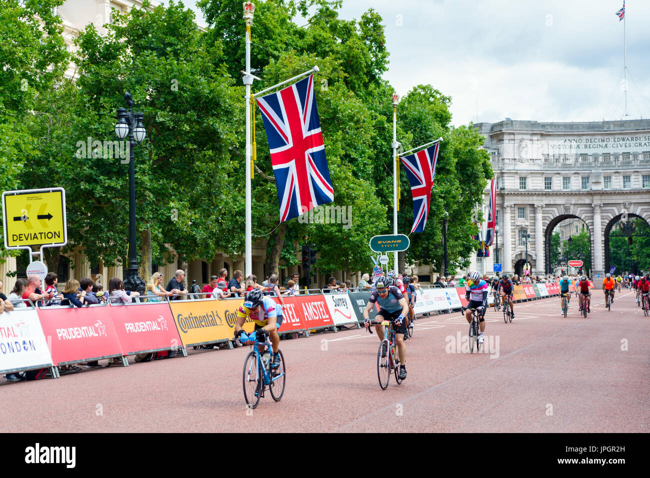 Londres - 30 juillet : Ride London Event à Londres le 30 juillet 2017. Des personnes non identifiées Banque D'Images