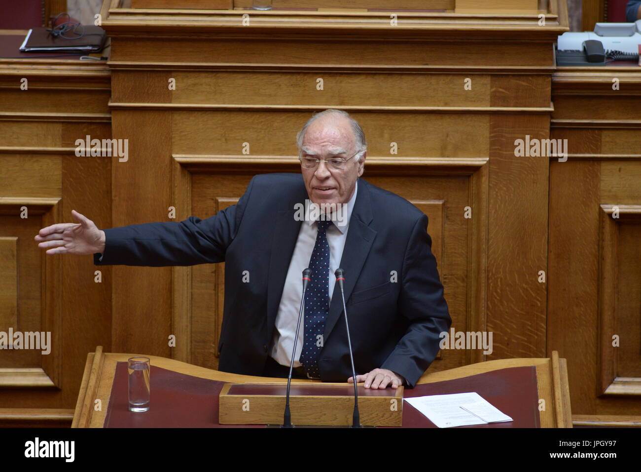 Leventis Vasilios, Président du Parti de l'Union centrale, au cours de son discours dans le parlement hellénique. (Photo par Jean Karvountzis/Pacific Press) Banque D'Images