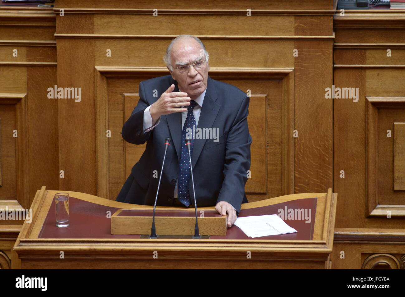 Leventis Vasilios, Président du Parti de l'Union centrale, au cours de son discours dans le parlement hellénique. (Photo par Jean Karvountzis/Pacific Press) Banque D'Images