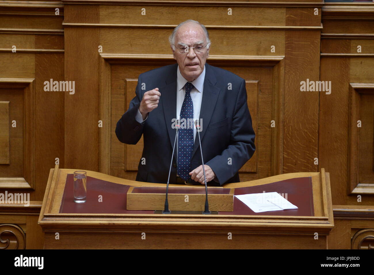 Leventis Vasilios, Président du Parti de l'Union centrale, au cours de son discours dans le parlement hellénique. (Photo par Jean Karvountzis/Pacific Press) Banque D'Images