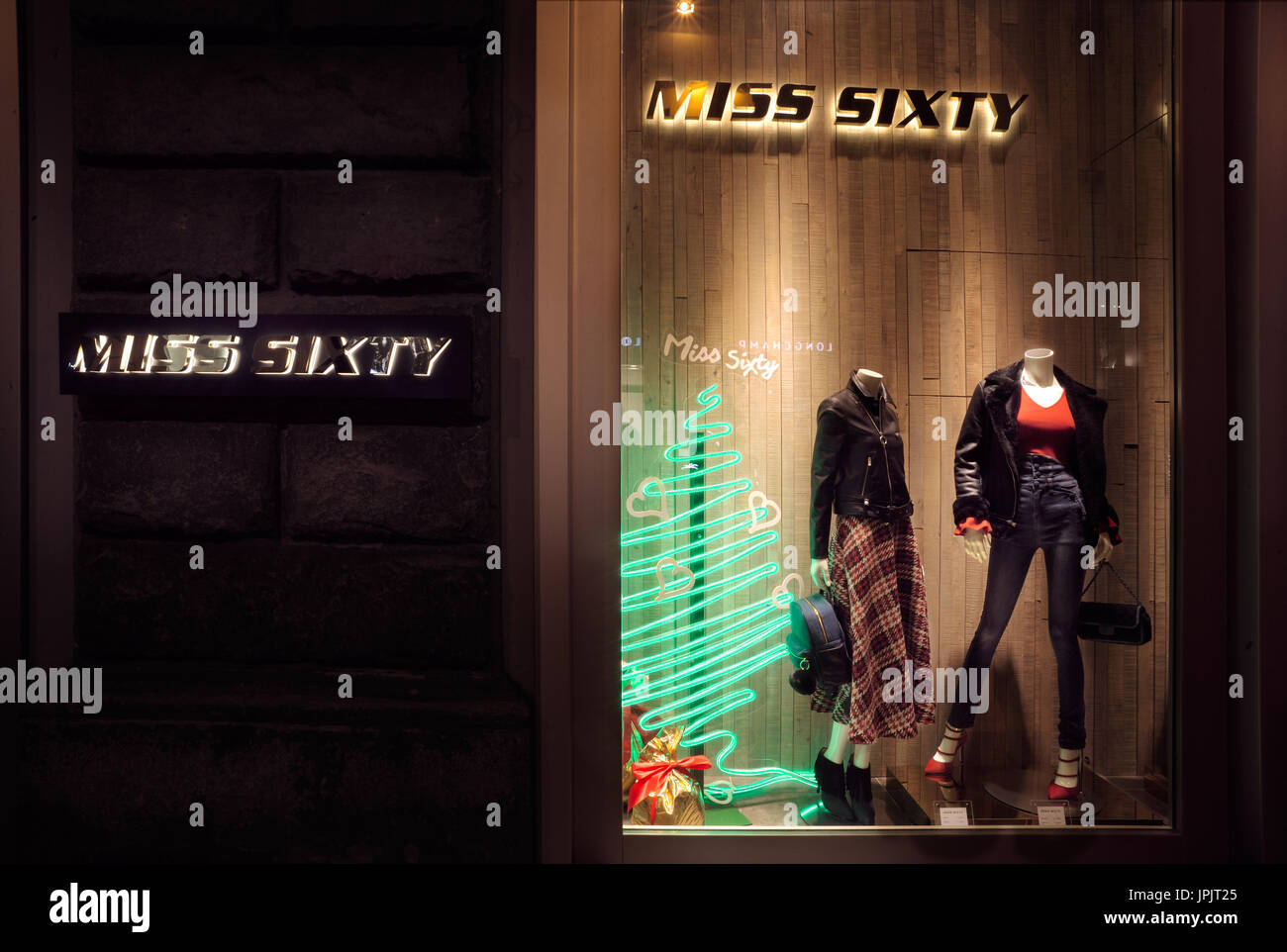 FLORENCE, ITALIE - DEC 12 , : MISS SIXTY store à Florence, l'un des plus luxueux du quartier commercial dans le monde, à Florence, Italie, 29 décembre 201 Banque D'Images