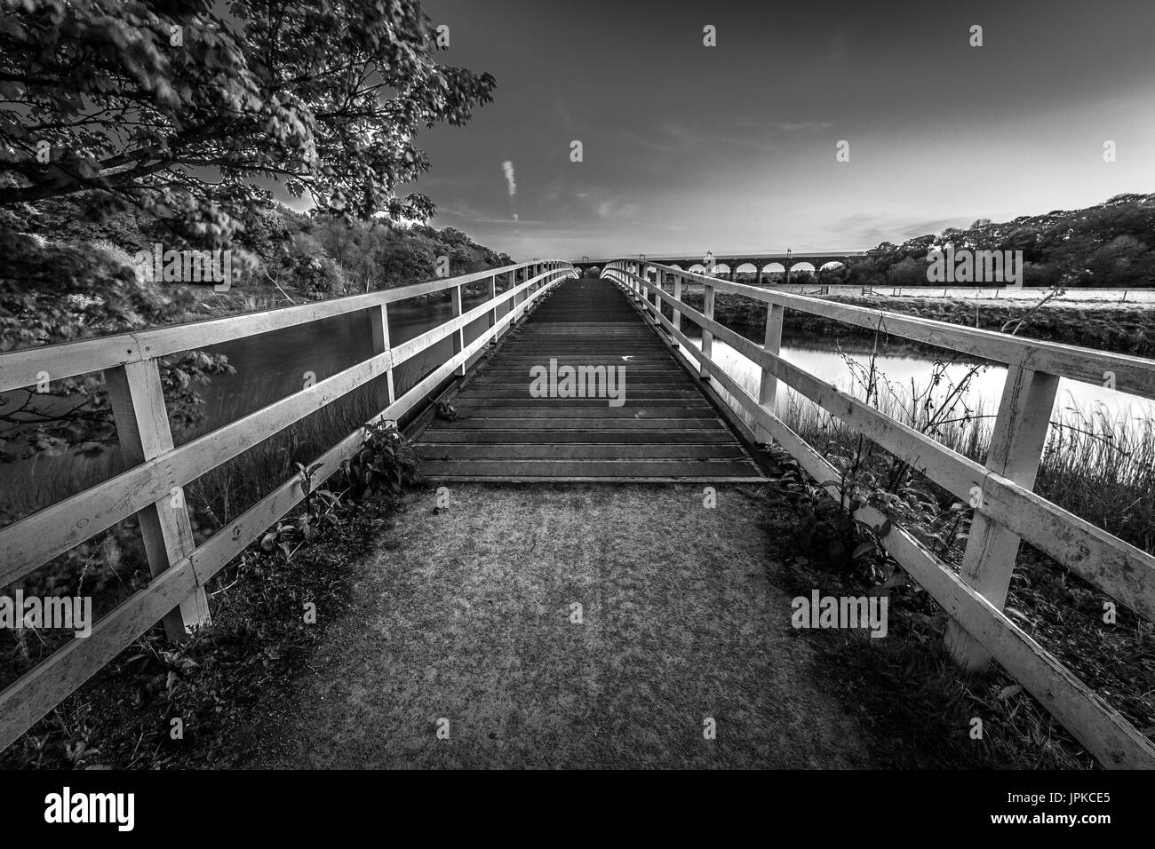 Dutton Horse Bridge en noir et blanc pont sur la rivière Weaver à Northwich Cheshire Banque D'Images