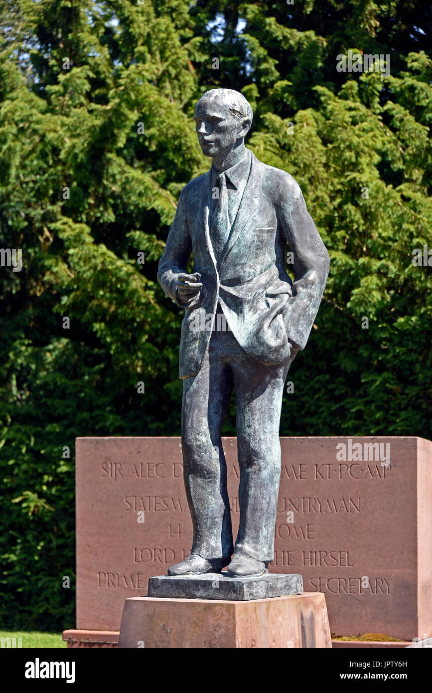 Statue de Sir Alec Douglas-Home. L'Hirsel, Coldstream, Scottish Borders, Berwickshire, en Écosse, Royaume-Uni, Europe. Banque D'Images