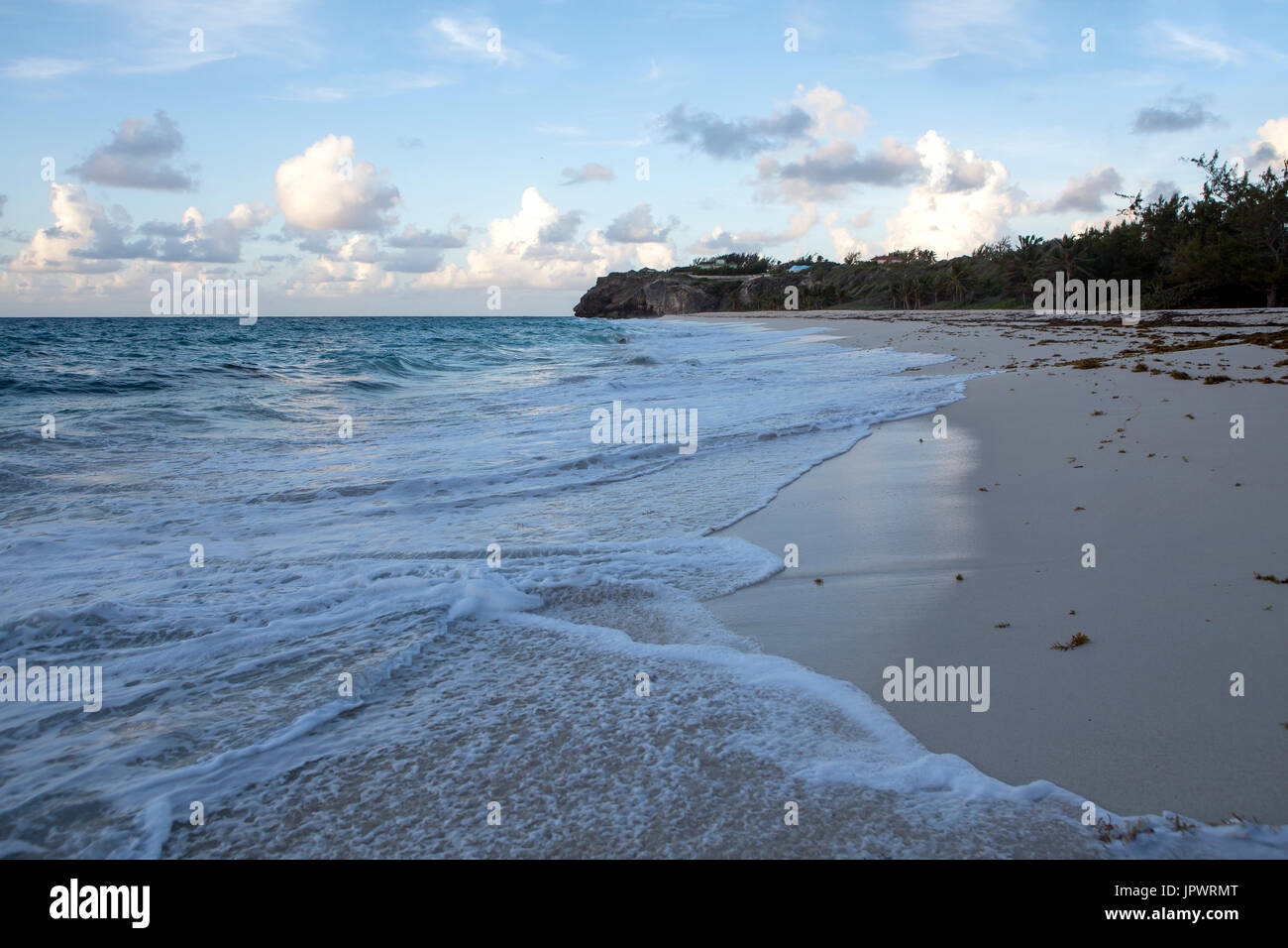 Tôt le matin, Foul Bay. Sur le sud-est de l'île de La Barbade est la plage de Foul Bay. Banque D'Images