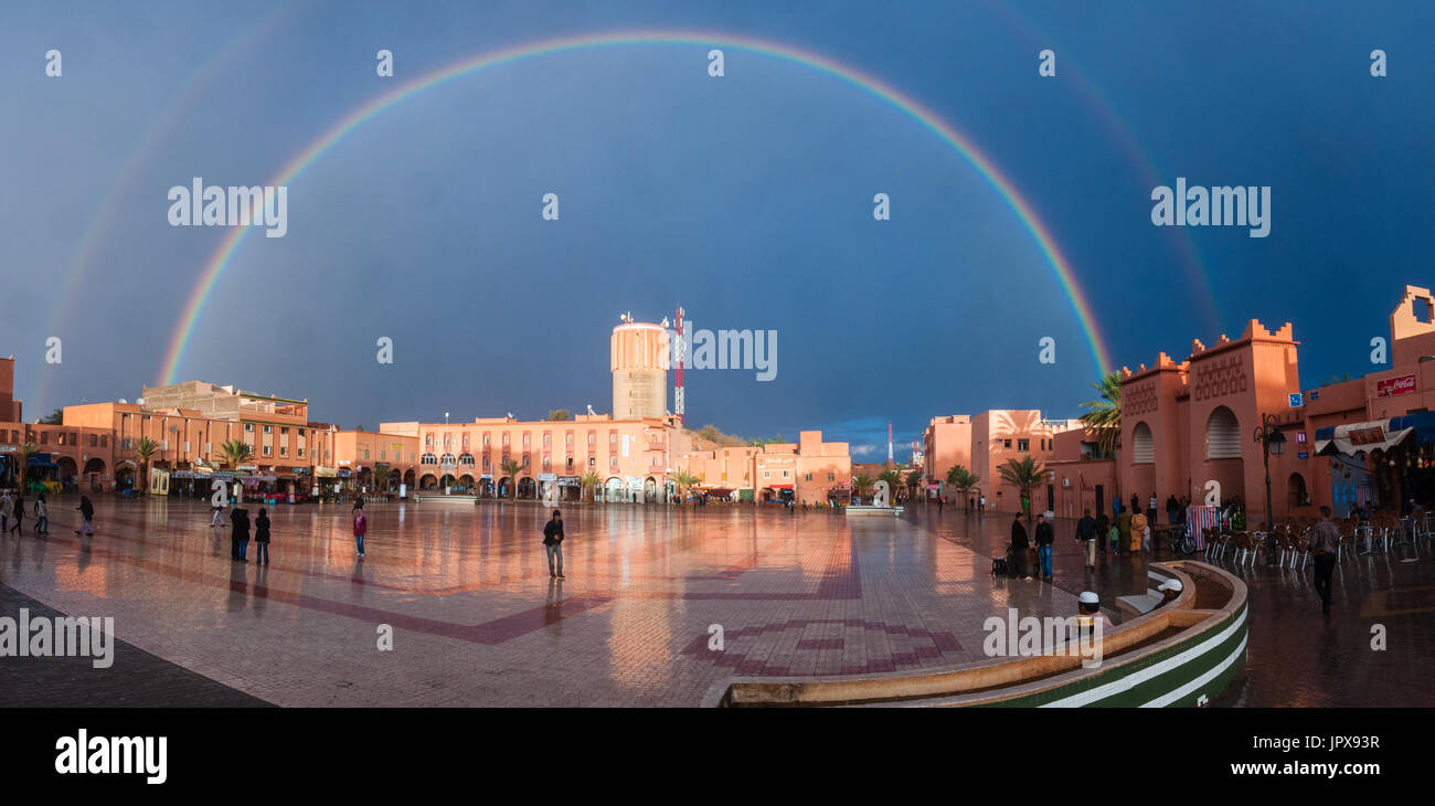 Rainbow à Ouarzazate Banque D'Images