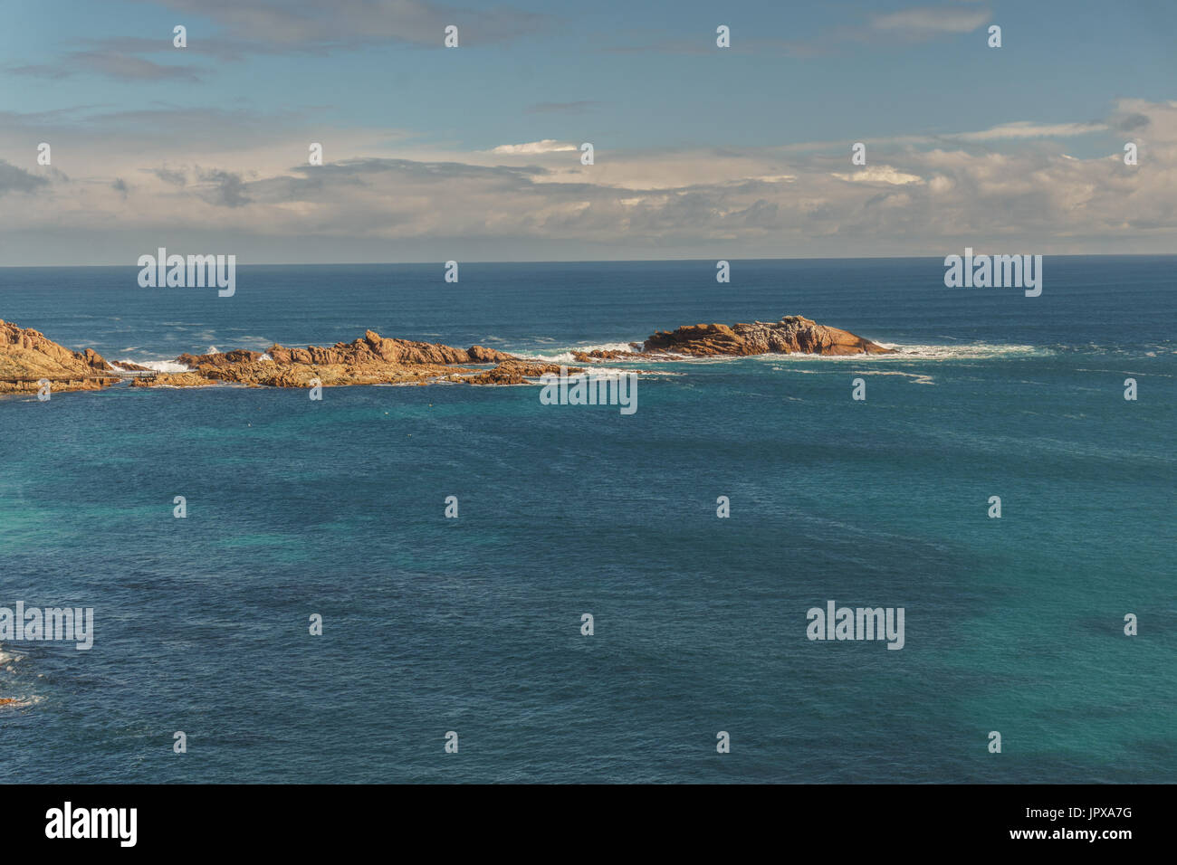 Les roches du canal entouré par les eaux cristallines de l'Océan Indien, Margaret River, au sud-ouest de l'Australie Banque D'Images