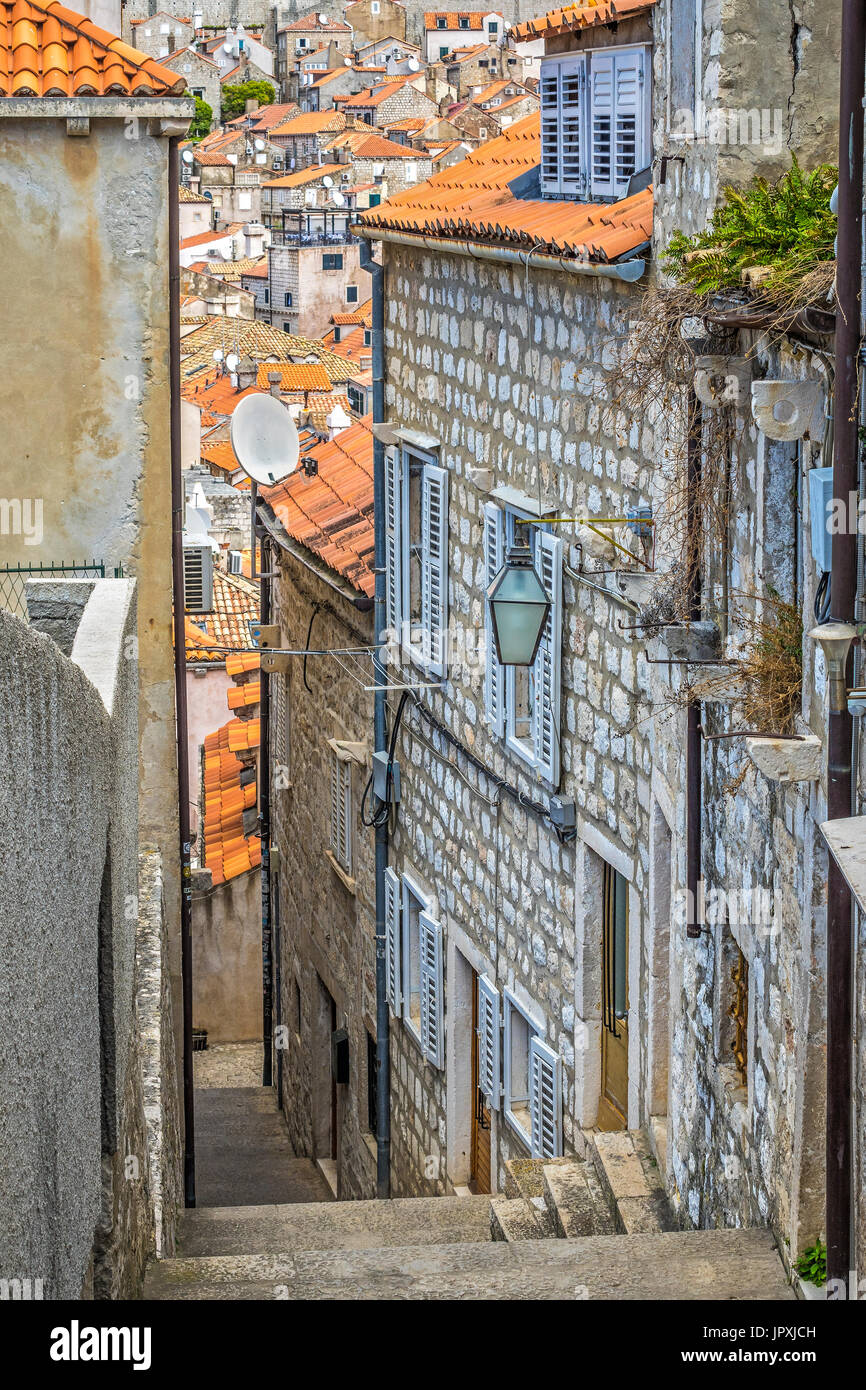 Le côté étroit des rues du vieux Dubrovnik Croatie Banque D'Images