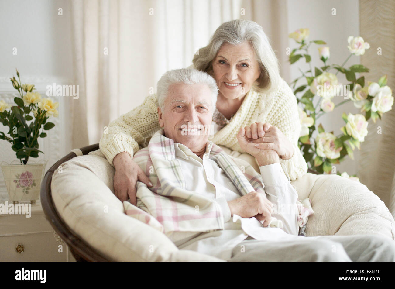 Portrait of happy senior couple resting ensemble Banque D'Images