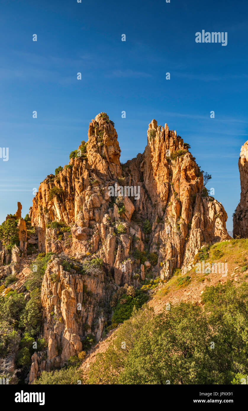 Les roches de granite porphyrique Orange, à les Calanche de Piana, Site du patrimoine mondial de l'UNESCO, Corse-du-Sud, Corse, France Banque D'Images