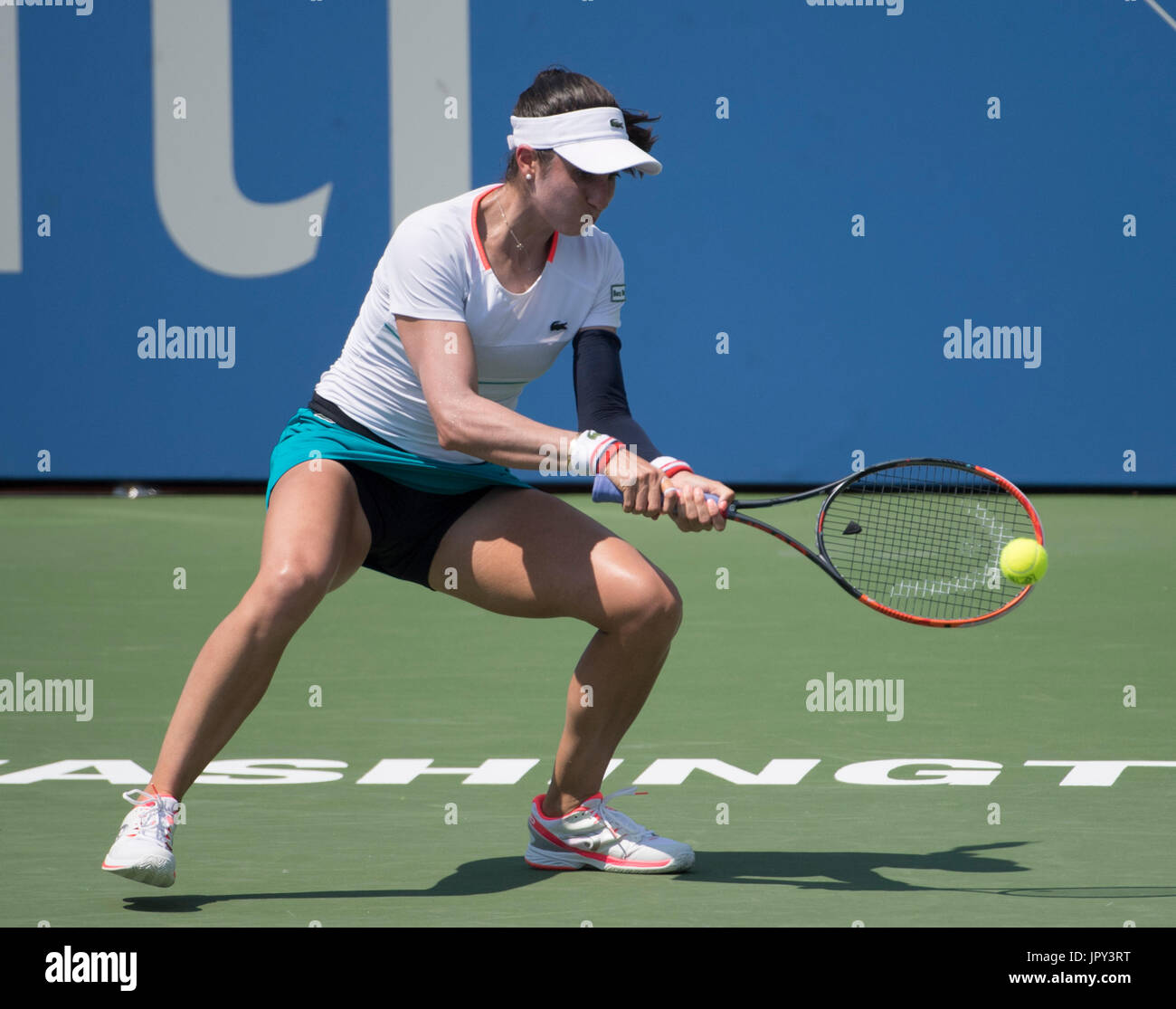 Washington, USA. 2 Août, 2017. Christina McHale (USA) perd d'Eugenie Bouchard (CAN) 7-6, 6-0, à l'Open de Citi joué à Rock Creek Park Tennis Center à Washington, DC, . Credit : Cal Sport Media/Alamy Live News Banque D'Images