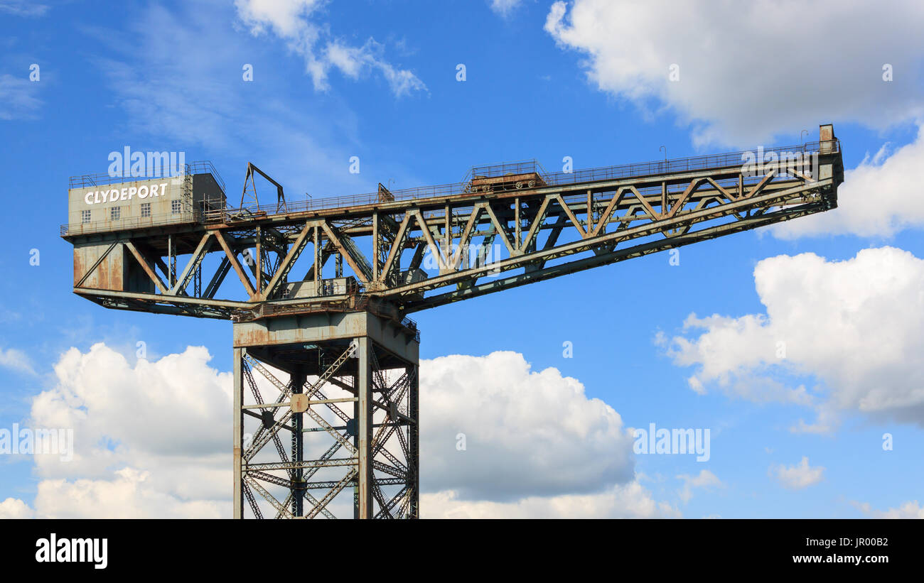 L'Finnieston Crane est une ancienne grue en porte-à-faux sur les rives de la rivière Clyde à Glasgow, en Écosse. Banque D'Images