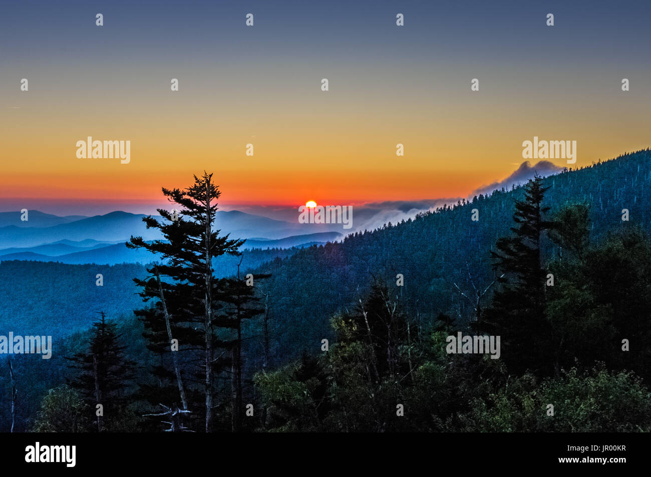 <span class ='wsc sous-titre' >Swain, Clingmans Dome, Caroline du • usa </span > Clingmans Dome est une fonctionnalité importante pour le coucher du soleil sur la grande Banque D'Images