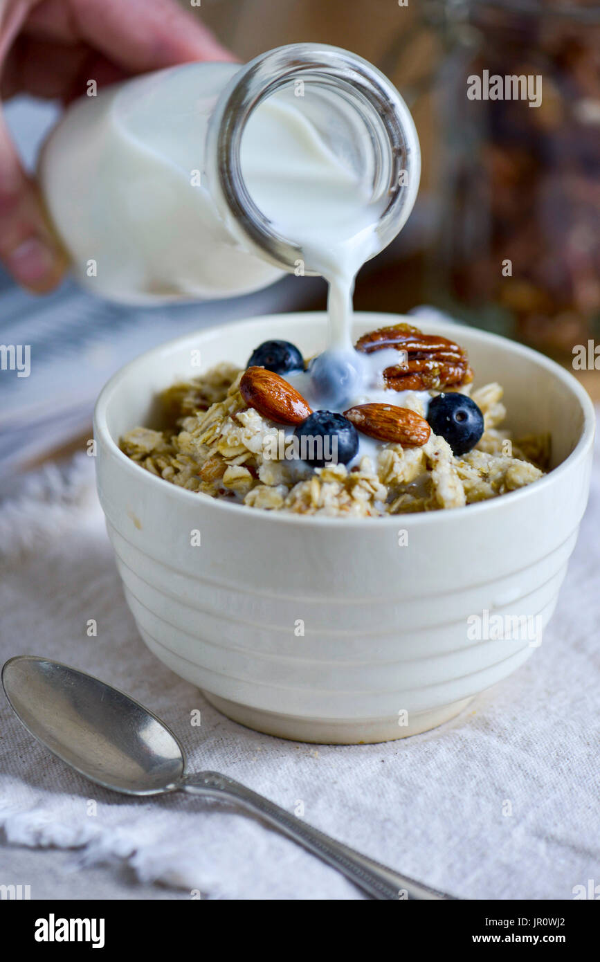 Repas Petit-déjeuner, d'avoine, de l'alimentation des baies bleu Banque D'Images
