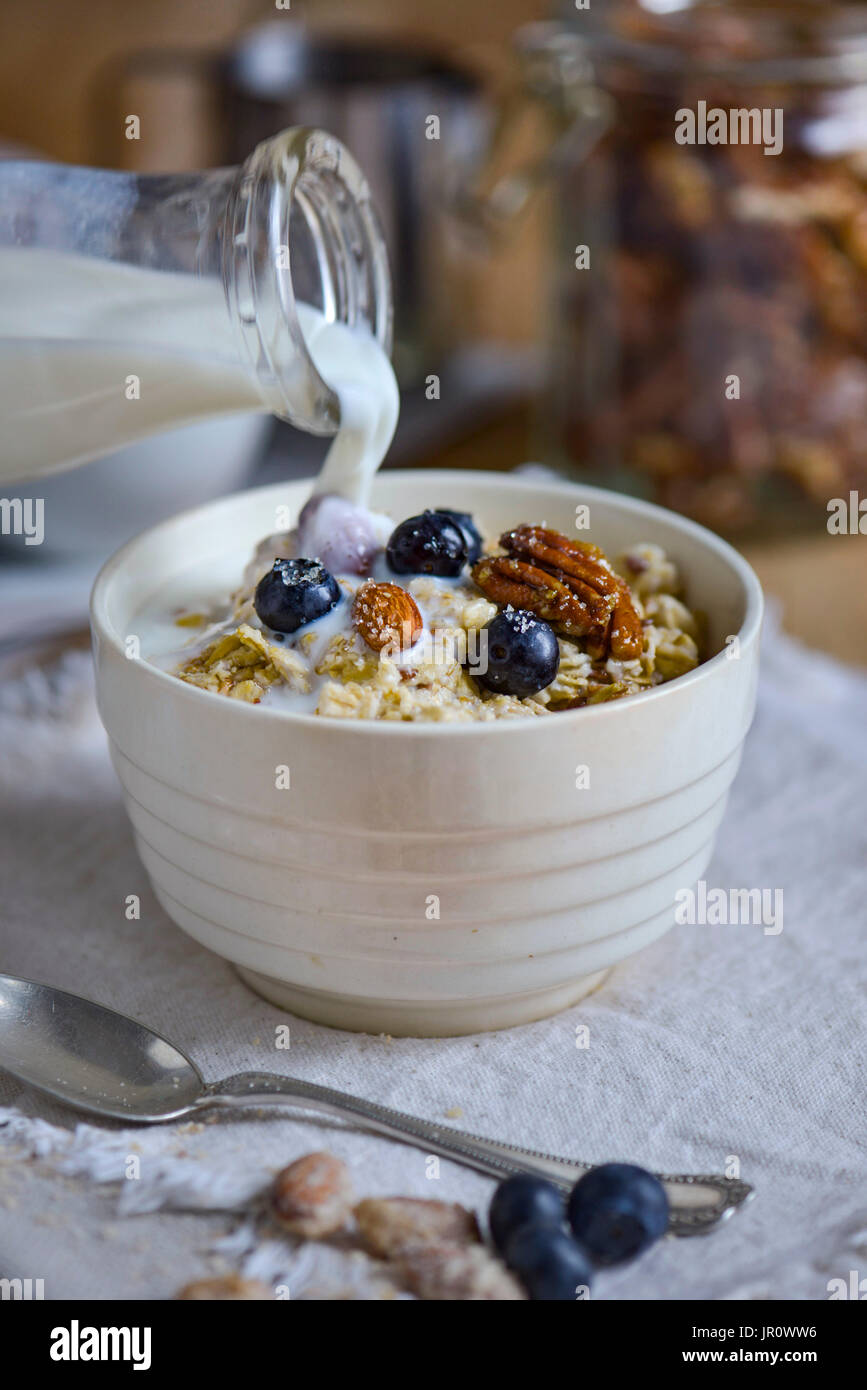 Repas Petit-déjeuner, d'avoine, de l'alimentation des baies bleu Banque D'Images