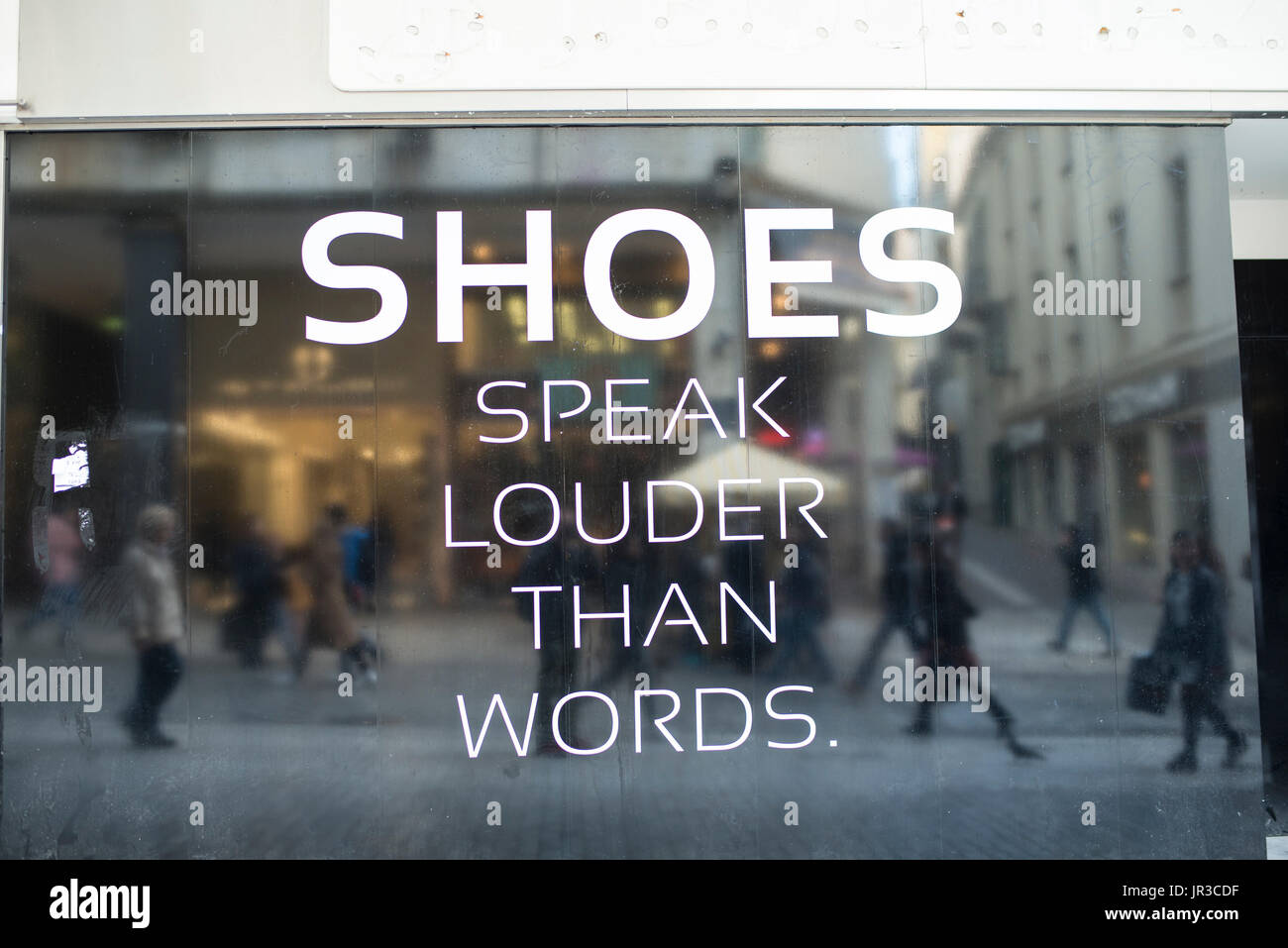Les chaussures sont plus éloquents que les mots Banque D'Images