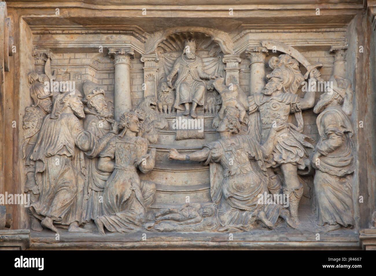Jugement de Salomon. Relief de la Renaissance Edelmann Palace (Edelmannův  palác) dans la région de Square (Horní náměstí) à Olomouc, République  tchèque Photo Stock - Alamy
